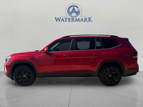 Used 2024 Volkswagen Atlas SE w/ Black Wheel Package FWD image 2