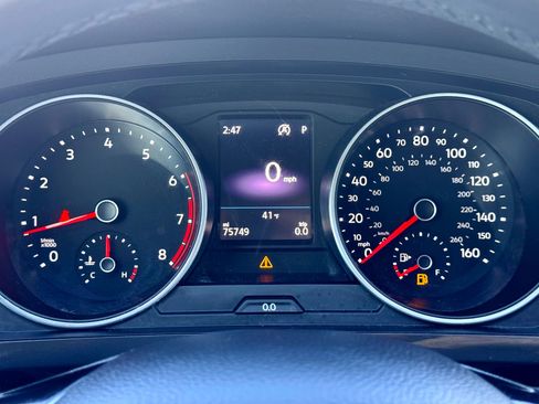 Used 2020 Volkswagen Tiguan SE image 25