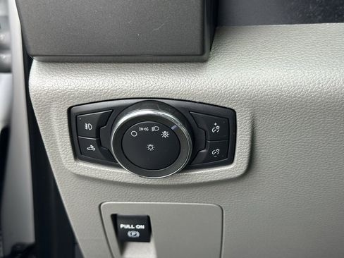 Used 2020 Ford F150 XLT image 33