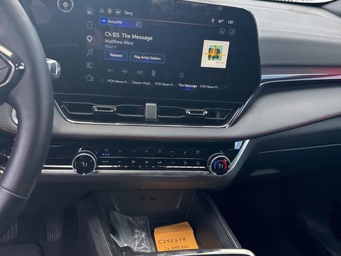 Used 2025 Chevrolet Equinox RS w/ Safety and Technology Package FWD image 17