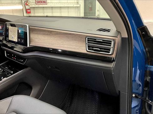 New 2025 Volkswagen Atlas SEL image 28