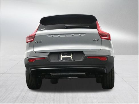 New 2026 Volvo XC40 B5 Plus w/ Protection Package Premier AWD/4WD image 24