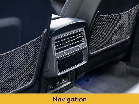 Used 2024 Audi Q8 Prestige w/ Prestige Package image 18