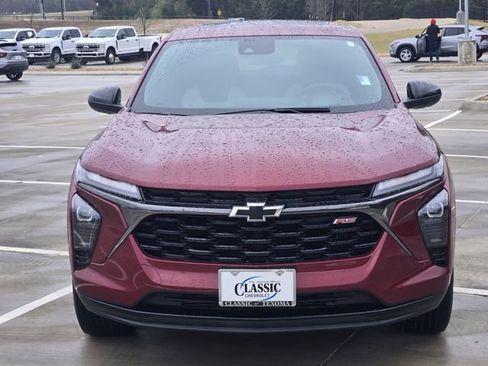 Certified 2024 Chevrolet Trax RS w/ Sunroof Package image 3