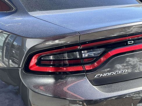 Used 2021 Dodge Charger SXT image 10
