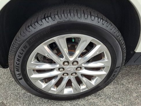 Used 2017 Cadillac XT5 Platinum image 17