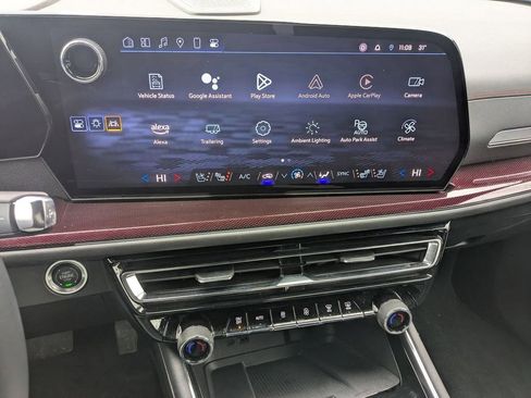 Used 2024 Chevrolet Traverse RS image 11