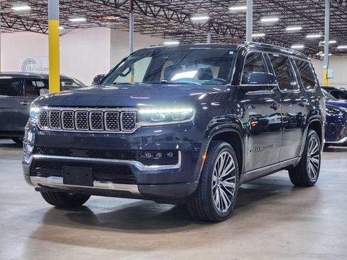 Used 2022 Jeep Grand Wagoneer Series III AWD/4WD image 4