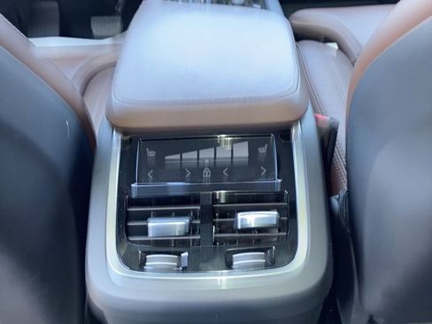 Used 2024 Volvo XC90 B6 Ultimate w/ Protection Package Premier AWD/4WD image 25