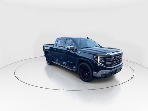 Used 2022 GMC Sierra 1500 SLT w/ SLT Premium Package AWD/4WD image 2