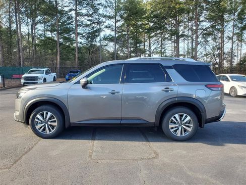 Certified 2025 Nissan Pathfinder SL w/ Cargo Package image 8