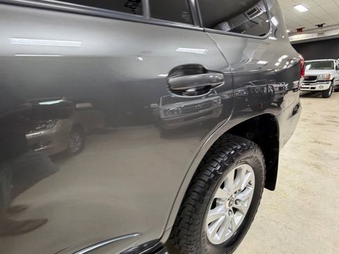 Used 2009 Toyota Land Cruiser image 11