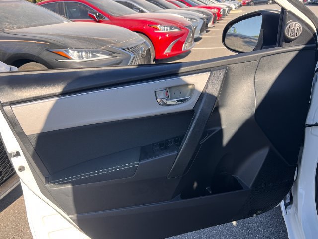 Used 2017 Toyota Corolla LE w/ Carpet Mat Package (TMS) FWD image 10