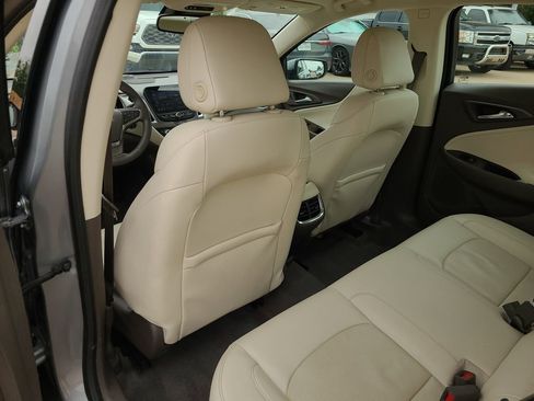 Used 2024 Chevrolet Malibu LT FWD image 9