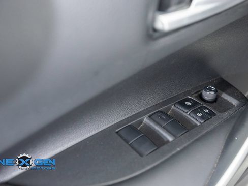 Used 2021 Toyota Corolla SE w/ Carpet Mat Package (TMS) FWD image 12