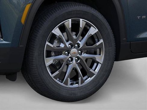 New 2026 Chevrolet Traverse LT w/ Sun and Wheel Package FWD image 9