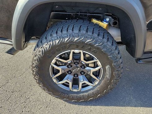 Used 2024 Chevrolet Colorado ZR2 w/ Safety Package image 7