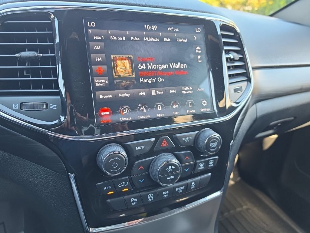 Used 2021 Jeep Grand Cherokee Laredo X AWD/4WD image 16