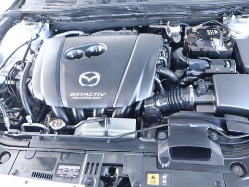 Used 2018 MAZDA MAZDA3 Touring FWD image 45