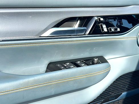 Used 2022 Jeep Grand Wagoneer Series III w/ Rear Seat Video Group 1 image 16