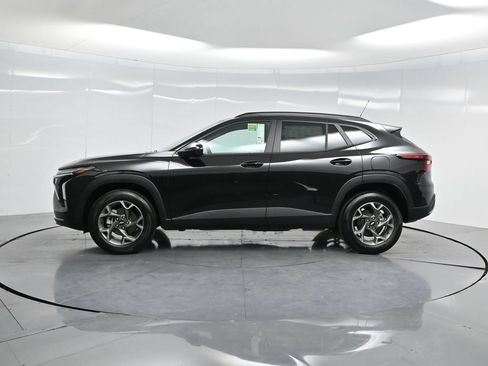 Used 2026 Chevrolet Trax LT w/ Sunroof Package FWD image 52
