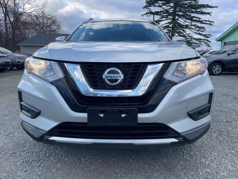 Used 2018 Nissan Rogue SV w/ Premium Package AWD/4WD image 3
