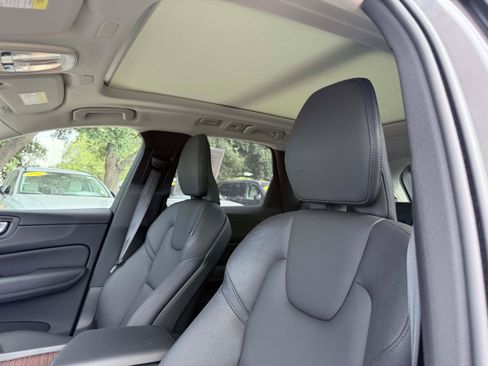 Certified 2023 Volvo XC60 B5 Plus AWD/4WD image 13
