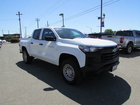 Used 2023 Chevrolet Colorado W/T w/ Advanced Trailering Package AWD/4WD image 2