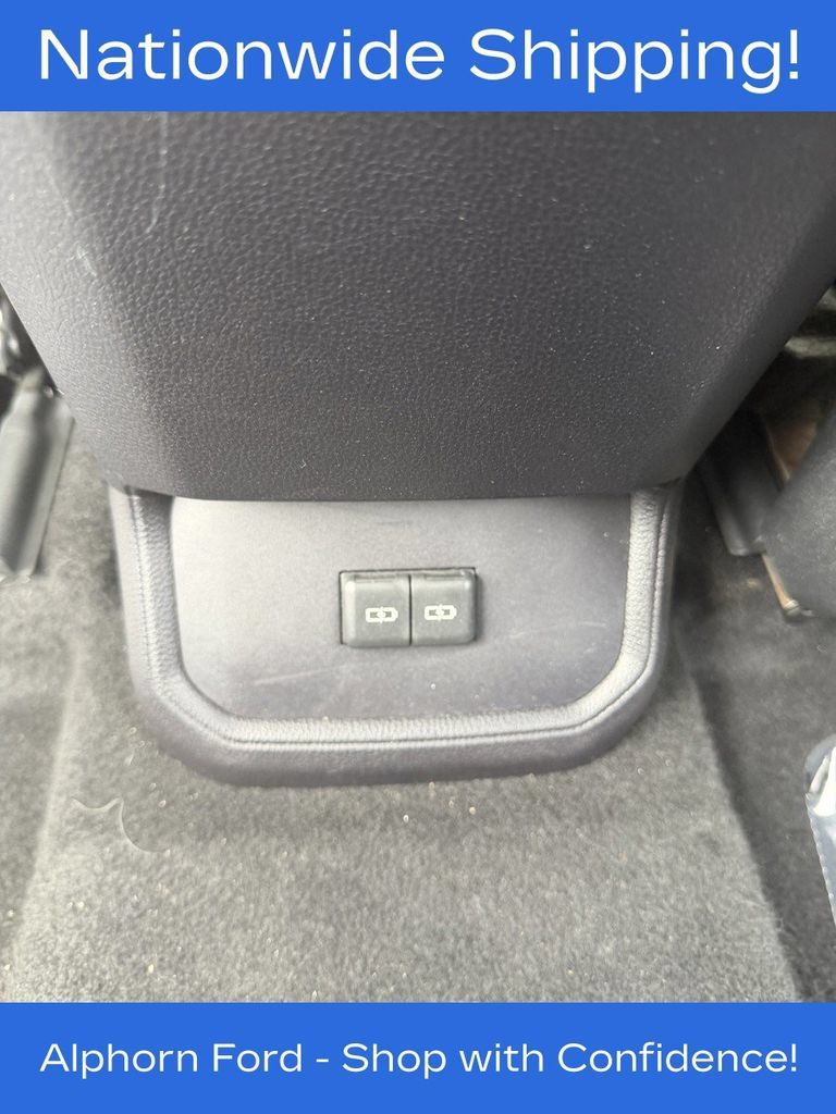 Used 2024 Toyota Highlander LE AWD/4WD image 35