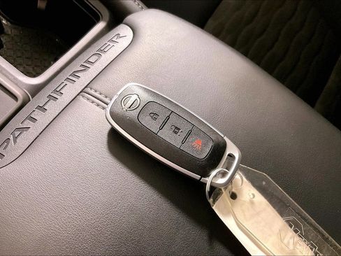 Certified 2025 Nissan Pathfinder S AWD/4WD image 13