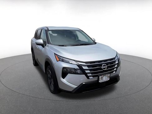 Used 2025 Nissan Rogue SV FWD image 3