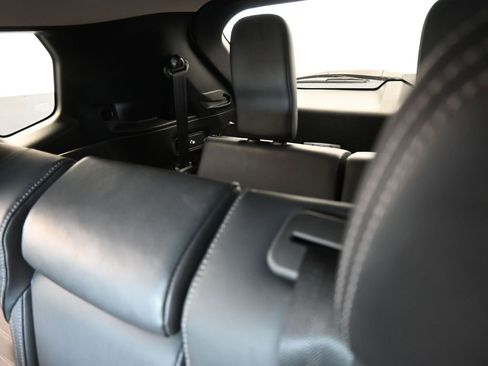 Used 2023 Mitsubishi Outlander SE image 41