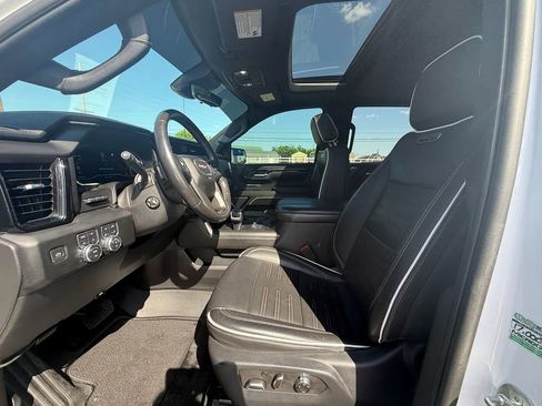 Used 2023 GMC Sierra 1500 AT4X AWD/4WD image 12