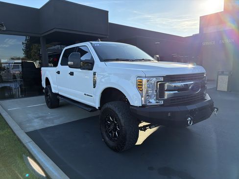 Used 2019 Ford F250 XLT w/ XLT Value Package image 15