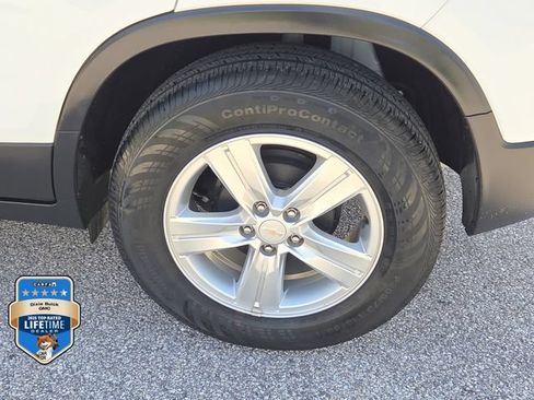 Certified 2022 Chevrolet Trax LT w/ LT Convenience Package FWD image 7