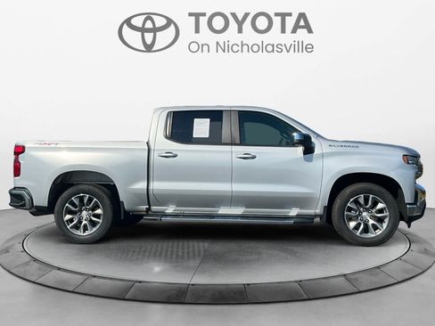 Used 2022 Chevrolet Silverado 1500 LT AWD/4WD image 6