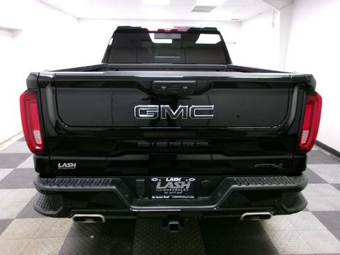 Used 2023 GMC Sierra 1500 AT4 w/ Technology Package AWD/4WD image 13