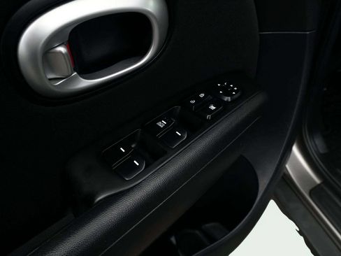 Used 2016 Kia Soul FWD image 14