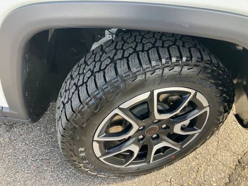 Used 2025 Jeep Compass Trailhawk image 3