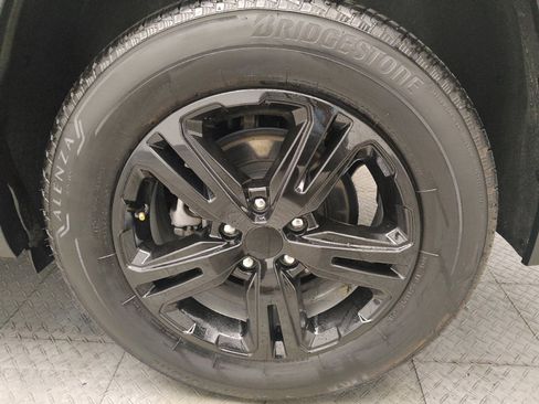 Used 2024 GMC Terrain SLE w/ Driver Convenience Package AWD/4WD image 31
