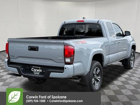 Used 2019 Toyota Tacoma TRD Sport w/ Technology Package image 17
