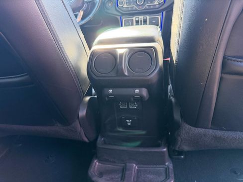 Used 2020 Jeep Wrangler Unlimited Sahara w/ Dual Top Group AWD/4WD image 29