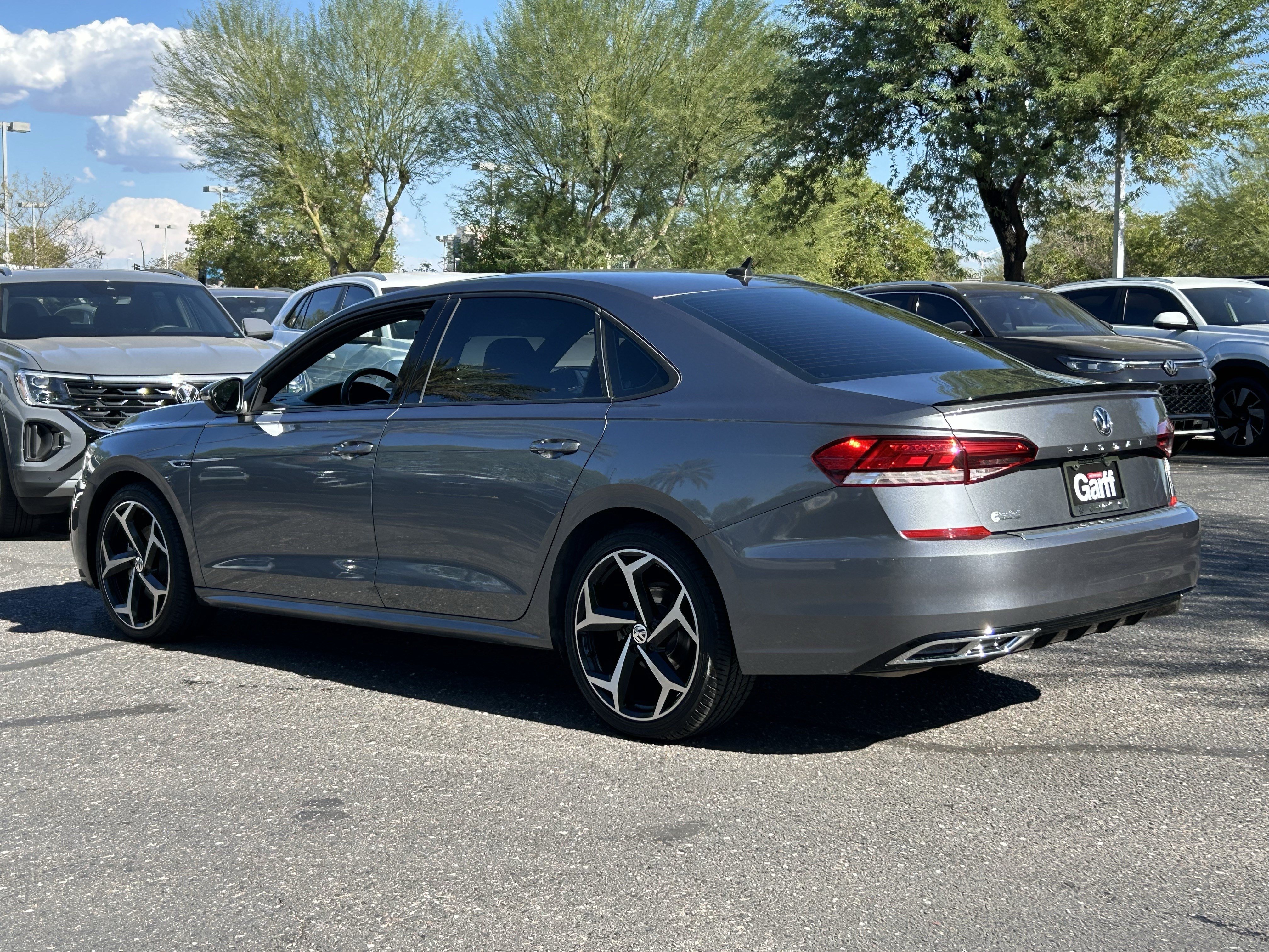 Used 2021 Volkswagen Passat 2.0T R-Line FWD image 3