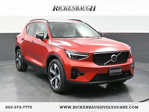 Used 2024 Volvo XC40 B5 Plus w/ Climate Package AWD/4WD image 1