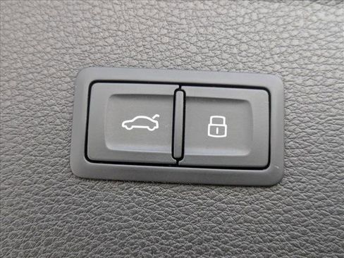 Used 2022 Audi SQ5 Premium Plus w/ Premium Plus Package image 23