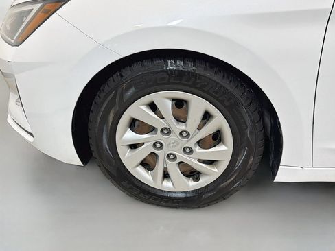 Used 2019 Hyundai Elantra SE w/ Cargo Package FWD image 28
