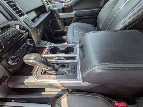 Used 2015 Ford F150 Platinum w/ Equipment Group 701A Luxury AWD/4WD image 19