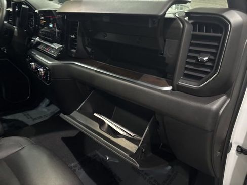 Used 2025 GMC Sierra 1500 SLT image 35