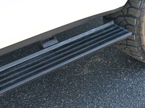 Used 2025 GMC Yukon AT4 Ultimate image 46