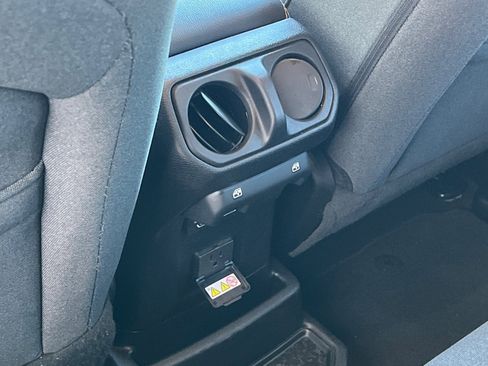 Used 2024 Jeep Wrangler Unlimited Sahara image 17